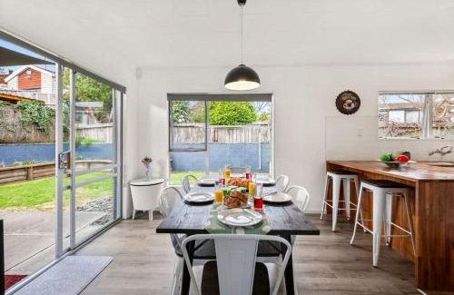 Richmond Heights House | True Blue - Taupo Holiday Home