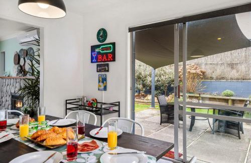 Richmond Heights House | True Blue - Taupo Holiday Home