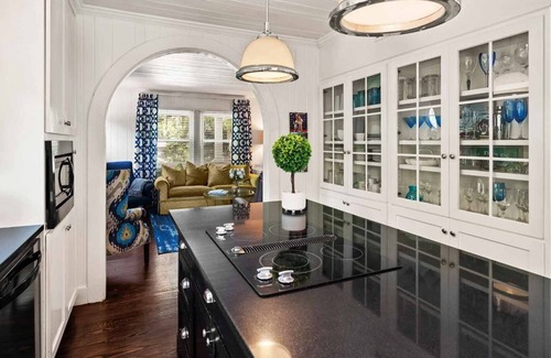 King City House | True Original Beach House With Pool Just Blocks From Village
