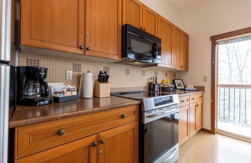 East Kootenay Condo | True Ski In/Out. Private Hot Tub on the Balcony