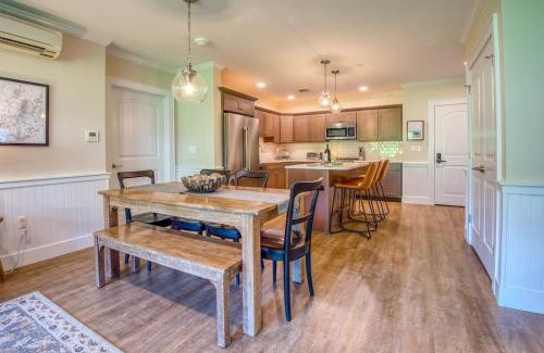 North Conway House | True Upscale Ski In & Out Condo with Pool & Hot Tub