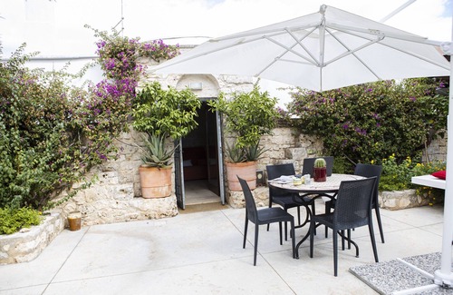 San Michele Salentino Condo | Trullo Bouganville by Pugliadamare