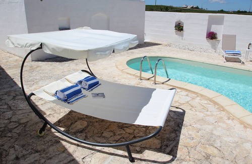 Martina Franca Villa | Trullo Il Grano, private pool, romantic and charming with AIRCON