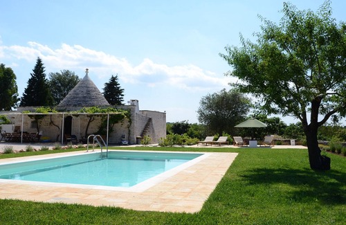 Ceglie Messapica Villa | Trullo Mandorlo Private swimming pool - near Ceglie Ostuni and Martina-Valle D'Itria
