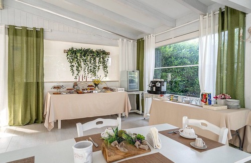 Martina Franca House | Trullo Primarosa B: A welcoming apartment in the characteristic style of the Apulian countryside, with Free WI-FI.