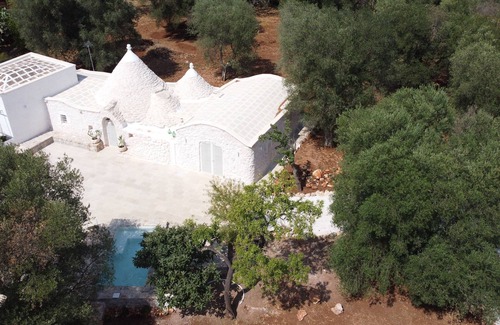 Francavilla Fontana Villa | Trullo suite with outdoor spa