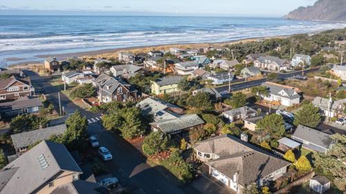 Manzanita House | Truly a Treasure by AvantStay Walk to Beach Patio