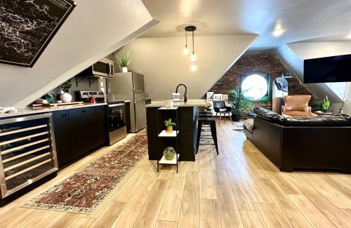 Detroit Apartment | Trumbull 300