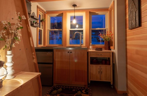 South Fork Cabin | "Try on" Tiny Home Living at Tiny Timbers Resort.