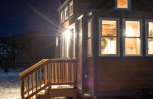 South Fork Cabin | "Try on" Tiny Home Living at Tiny Timbers Resort.