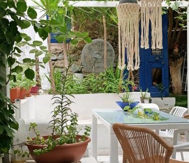 Agios Pavlos Apartment | Trykonos Garden - Free Parking - Explore Center on foot - Close to University & Helexpo