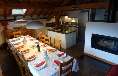 Chandon Apartment | Tsaré Loft for 12 to 13 people