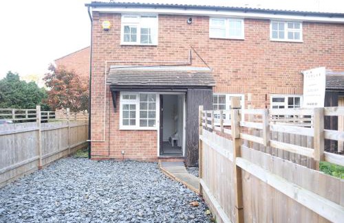 Nightingale Apartment | TTSA- Essential 1 Bedroom Apt Balham-Free Parking