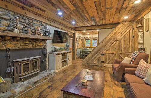 Sautee Nacoochee House | Tubes and Kayaks 5-Acre North Georgia Mtn Retreat