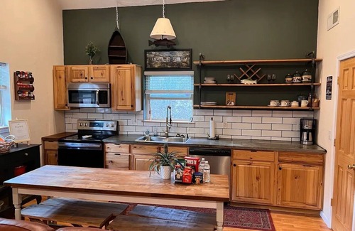 Sylva Cabin | “Tuck’ed Away” Riverside near WCU & Sylva