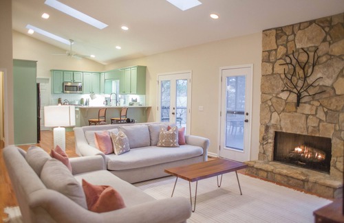Big Canoe House | Tucked Away in Big Canoe (4 bed, 4 bath relaxing getaway)