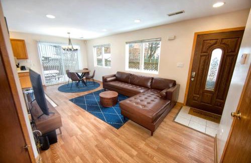 Lower East Side Apartment | Tucked Away Off Brady - 4 Beds