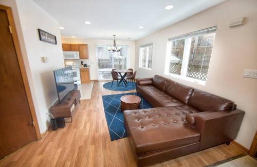 Lower East Side Apartment | Tucked Away Off Brady - 4 Beds