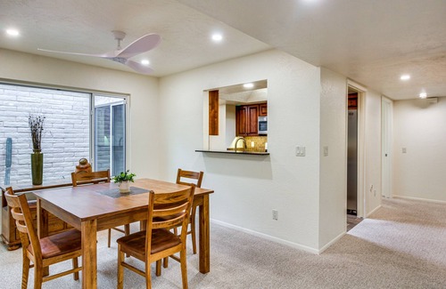 Catalina Del Rey House | Tucson Townhome w/Mountain View, Pool Access!