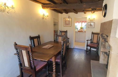 Foolow House | Tudor Cottage Hope Valley