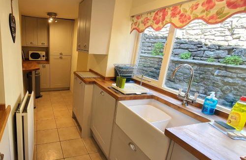 Foolow House | Tudor Cottage Hope Valley