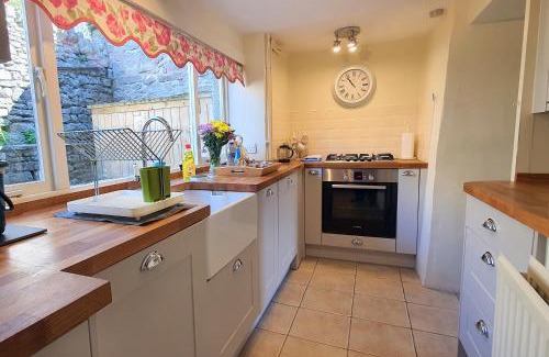 Foolow House | Tudor Cottage Hope Valley