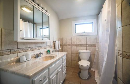 West Somerville House | Tufts 4BDR-15-MIN to Harvard&Boston-Free Parking