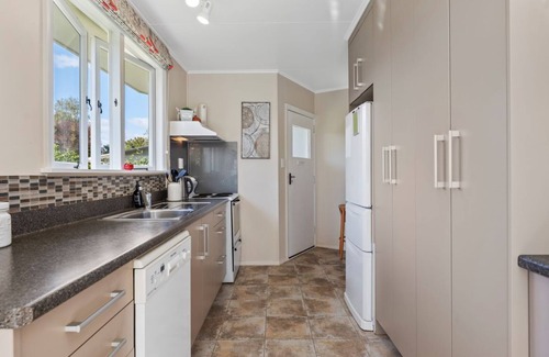 Havelock North House | Tui Paradise - Havelock North