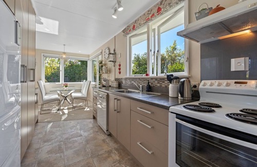 Havelock North House | Tui Paradise - Havelock North
