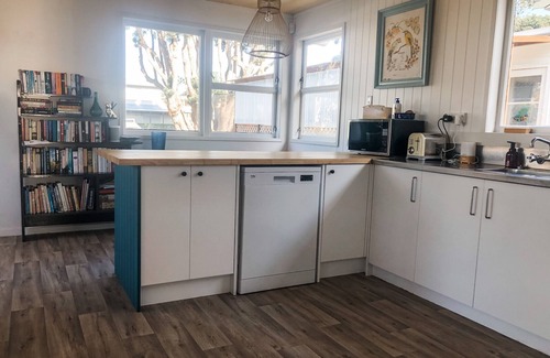 Waihi Beach House | Tui's Retreat ~ 3 Bedroom North End Bach