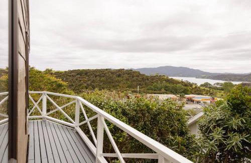 Cable Bay House | Tuis Peak at Cable Bay