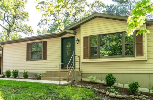 Como House | Tulip Hill – Peaceful 4 BDR 10 Min to Lake Geneva!