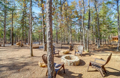 Tumbling Shoals House | Tumbling Shoals Cabin with Fire Pit 1 Mi to Lake