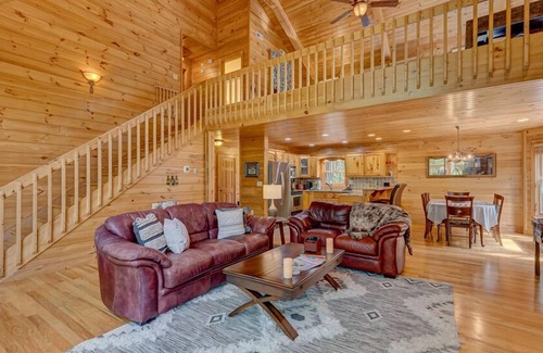 Morganton Cabin | Tumnus Ridge - Mountain View | Super Dog Friendly | Hot tub | Fire Pit