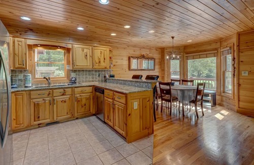 Morganton Cabin | Tumnus Ridge - Mountain View | Super Dog Friendly | Hot tub | Fire Pit