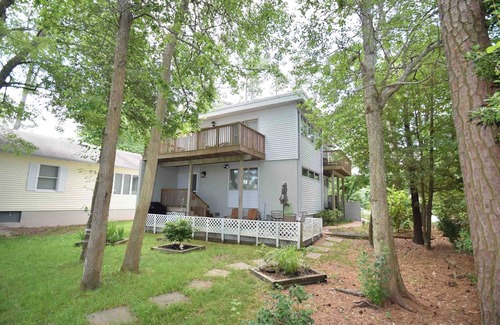 Caine Woods House | Tunnel Avenue 14106-Baywater 141st St, W/D, AC, WIFI