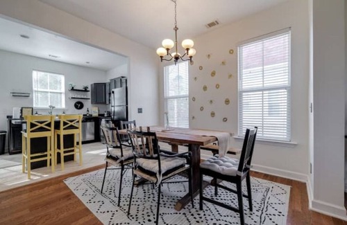 Pooler House | Tupelo Honey - 6 BR, Sleeps 16+n