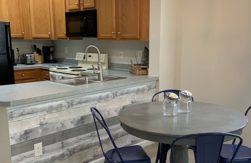 Red Hill Condo | "Turnberry Golf Getaway" at Legends Golf & Resort