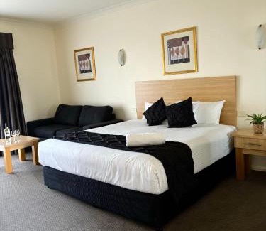 Orange Hotel | Turners Vineyard Motel