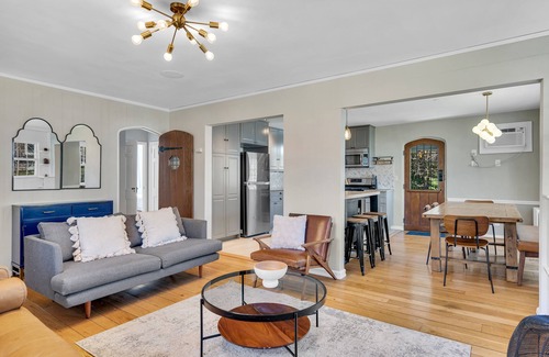 Larchmont House | Turnkey 4 Bedroom in Prime Larchmont