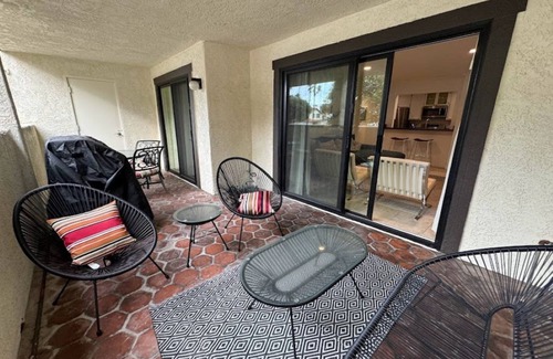 Oxnard Shores Condo | Turnkey Beachside Condo with Pool, Spa, Gym and More