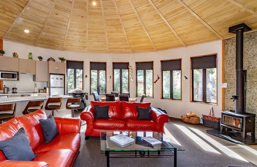 Ohakune Cottage | Turoa Yurt - Ohakune Holiday Home