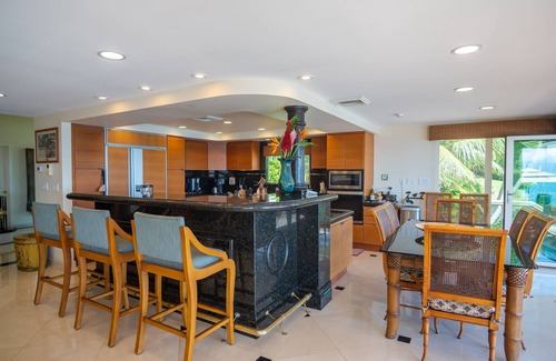 Napili House | Turtle Cove 3 Bedroom Home by RedAwning