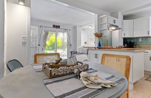 Vilano Beach Apartment | Turtle Hideaway- Walk to Beach & Pier!