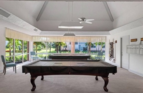 Central Naples Condo | TURTLE LAKE 2BR/2BA - GOLF COURSE VIEW/RESORT STYLE AMENITIES/MINUTES TO BEACH