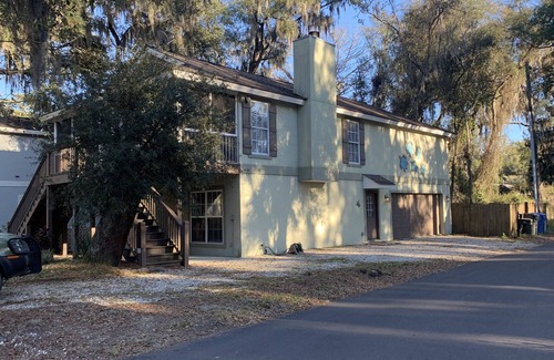 Saint Simons Island House | Turtle Villa: 4 bedrooms, 3 baths and Pet Friendly!