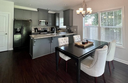 Tuscaloosa House | Tuscaloosa Rental! Perfect for game day, family visits and more!