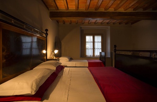 Arezzo Other | Tuscan Country House in the middle of Buccia Nera WinE Farm