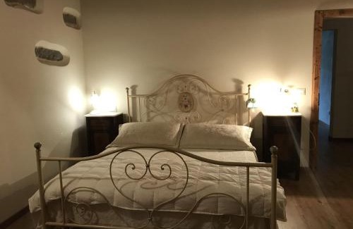 Castiglione di Garfagnana House | Tuscan Farmhouse in Castiglione di Garfagnana with Garden