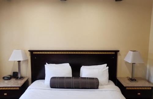 Pico-Union Hotel | Tuscan Garden Inn